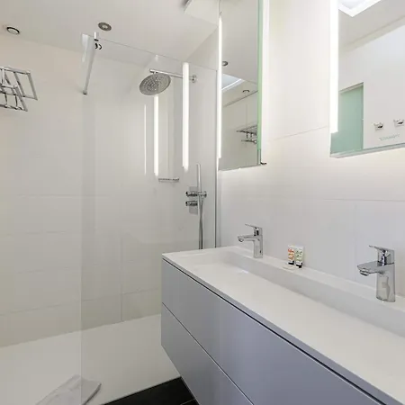 Le Saint Honore Idealement Situe Au Coeur De Apartment